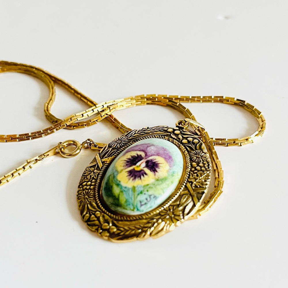 Vintage Hand Painted Porcelain Floral Pendant Necklace Gold Tone Signed